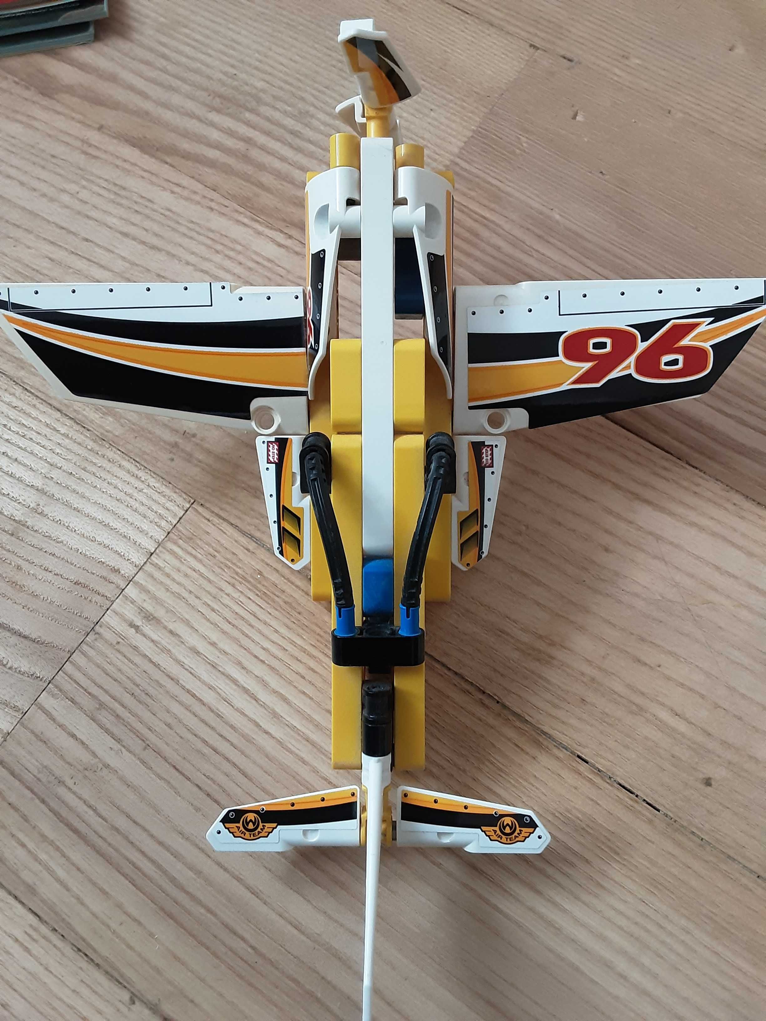 Lego 42044 technic samolot odrzutowiec