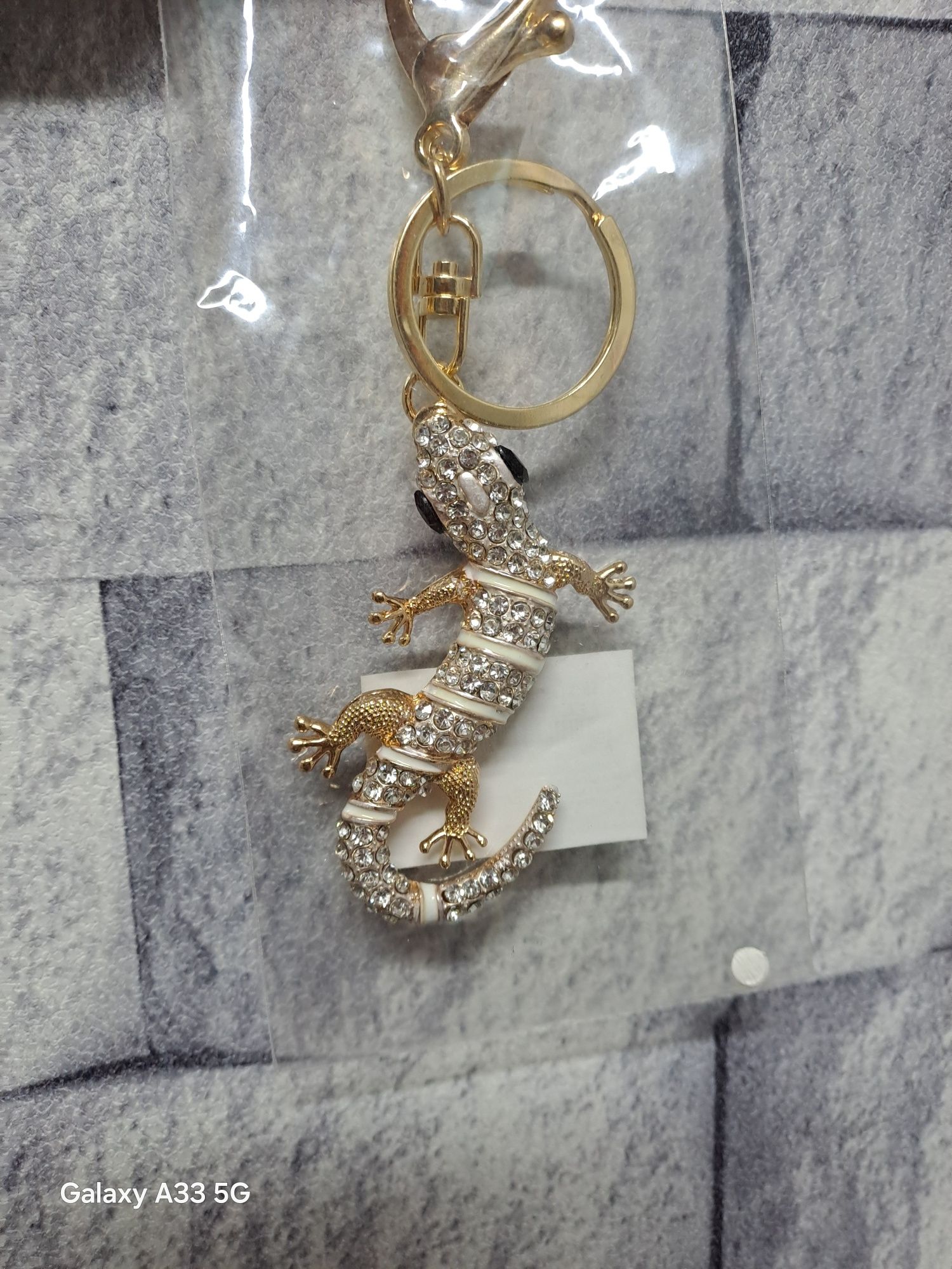 Brelok jaszczurka Nowy wysokość samej jaszczurki 6,5cm.