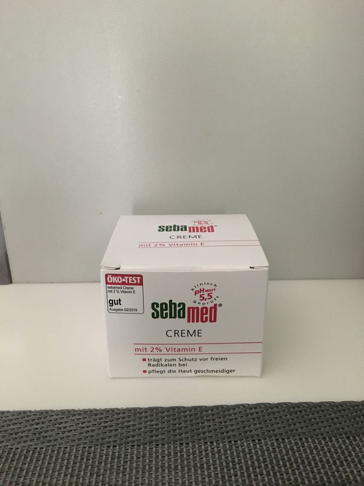 SebaMed krem do twarzy witamina E