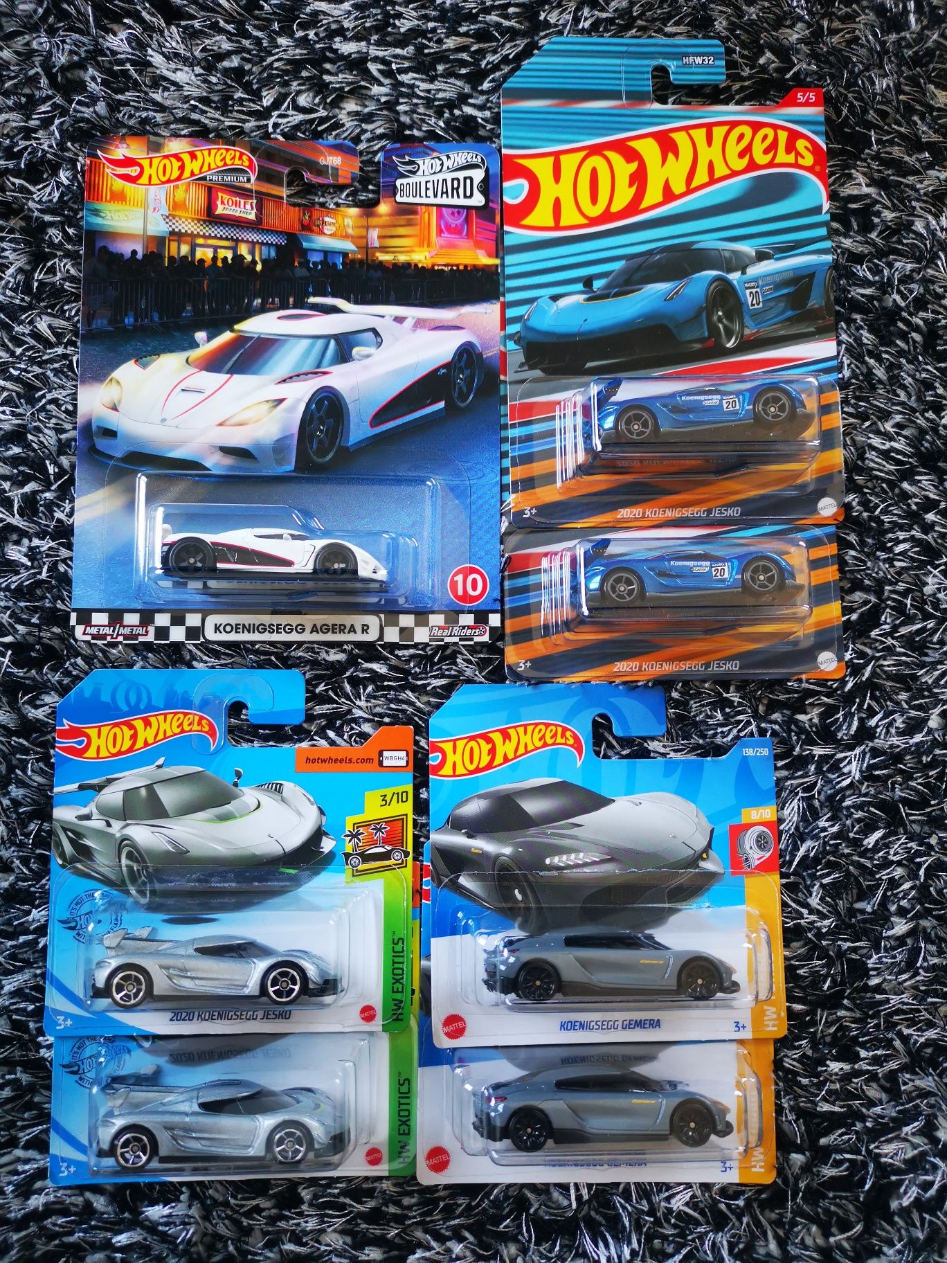 Koenigsegg/volvo hot wheels com portes incluídos