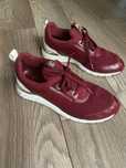 Louis Vuitton, 38-38,5 розмір. 23,5 см. Усталка.