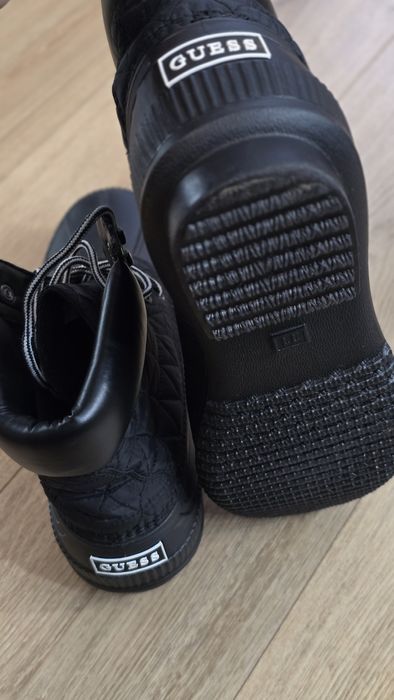 Чоботи чоловічі Guess розмір 43-44.
