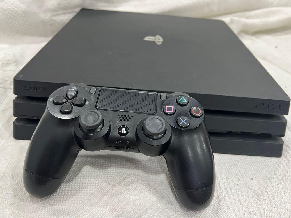 Playstation 4 PRO - 1 TB