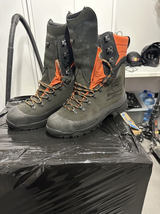 Buty Obuwie Ochronne Husqvarna Technical BHP Stihl dla pilarza Oregon