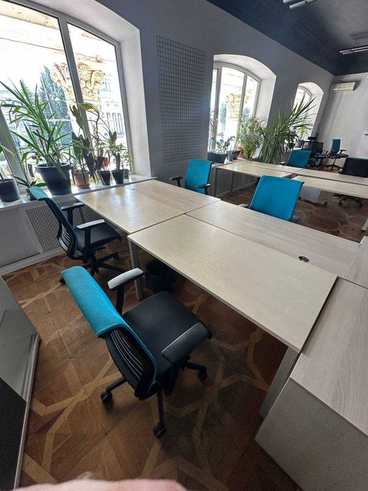 Офисная мебель шкафы столы