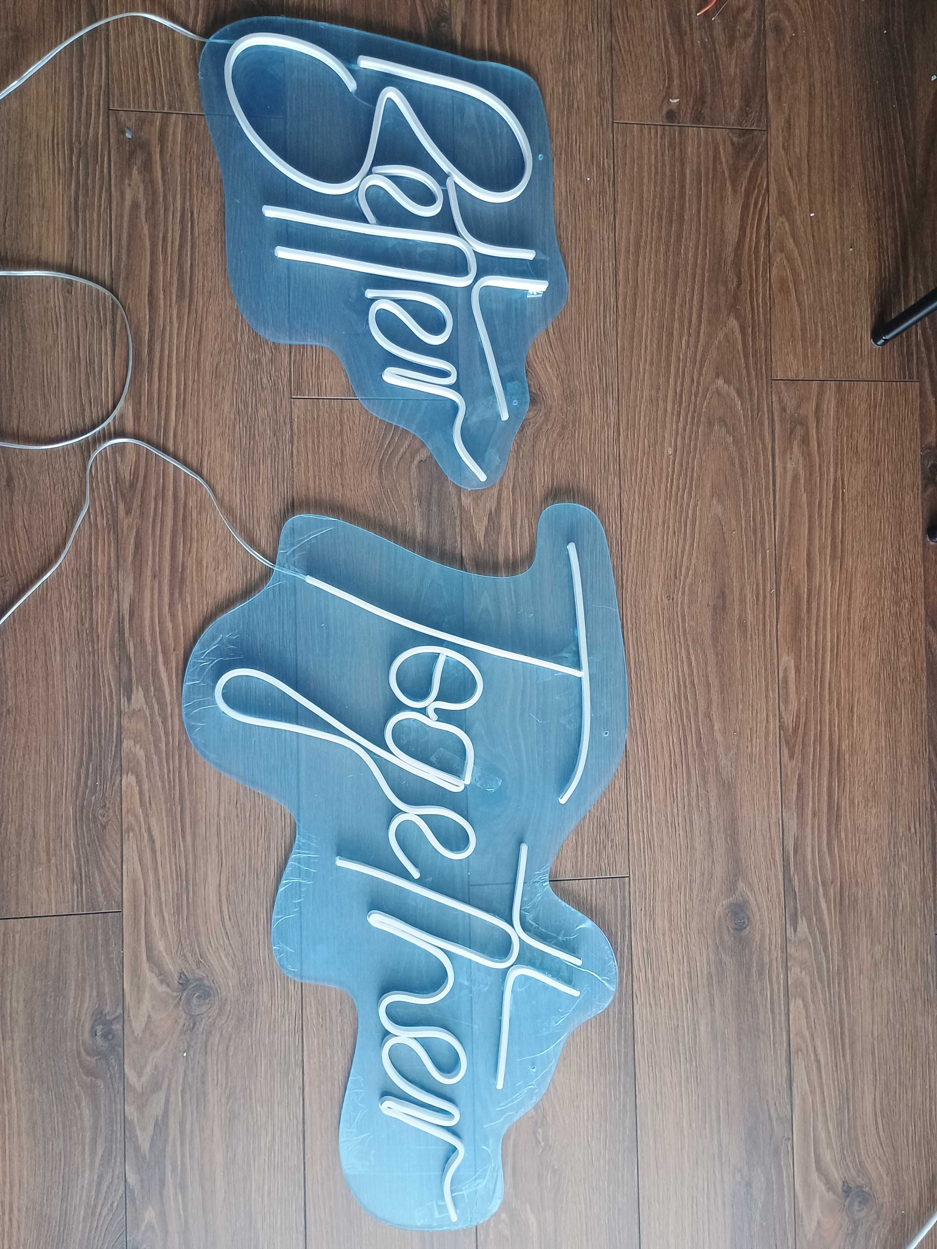 Napis LED na plexi Better together