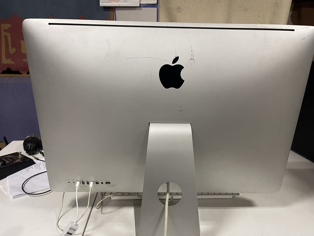 Apple imac 27’’ i5 16GB 1TB SSD Radeon OS ventura