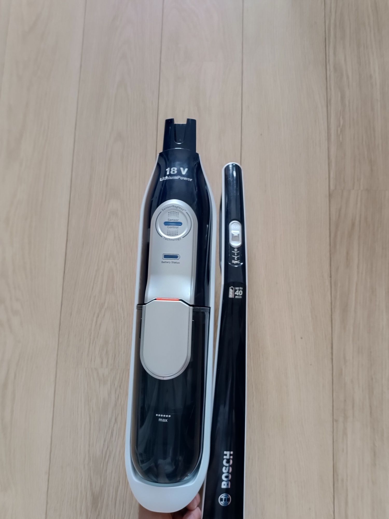 " Odkurzacz Pionowy Bosch BBH51840 - na części