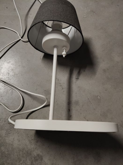 Lampka z podstawką IKEA gniazdo USB