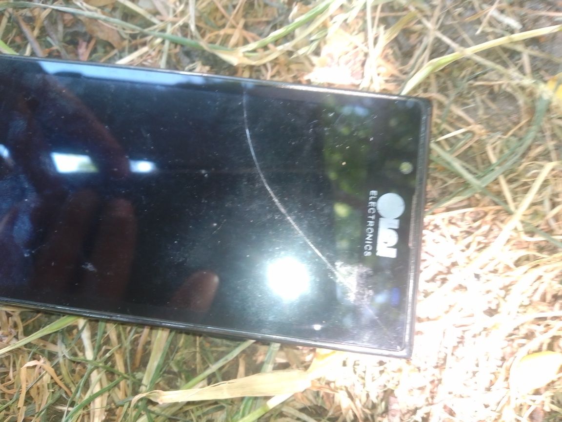 Продам смартфон LG