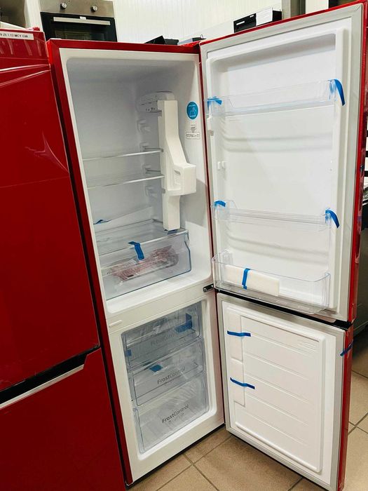 Piękne lodówki w kolorze czerwonym wysokości 145 cm ul. KRAKOWIAKÓW 64