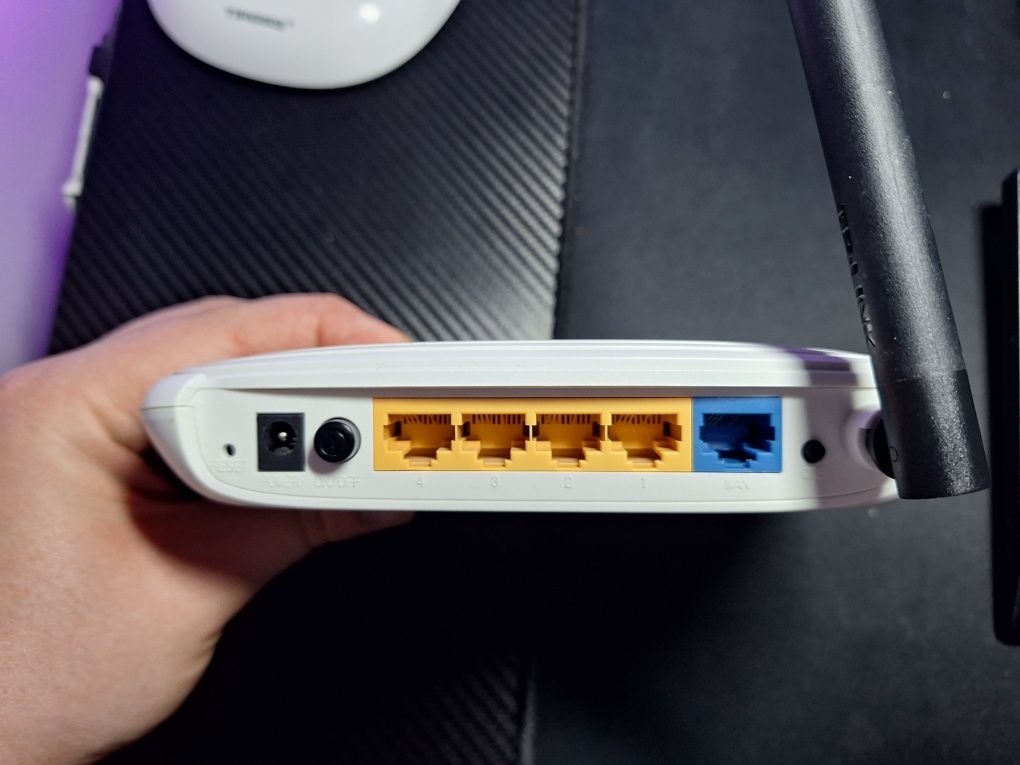 Router TP-LINK TL-WR740N

W zestawie:

router

zasilac