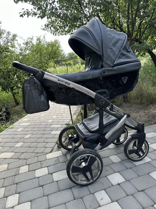 Коляска Junama Diamond 2в1