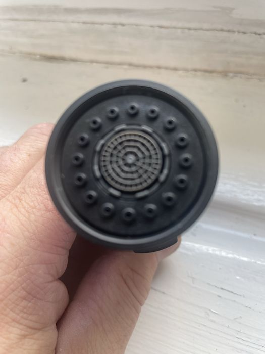 Sluchawka do bateri z wyciaganą wylewką