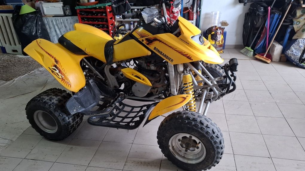 Moto 4 . 650 Bombardier