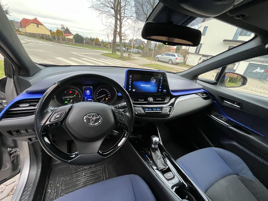 TOYOTA Hybryda CHR Vat 23% faktura 1.8