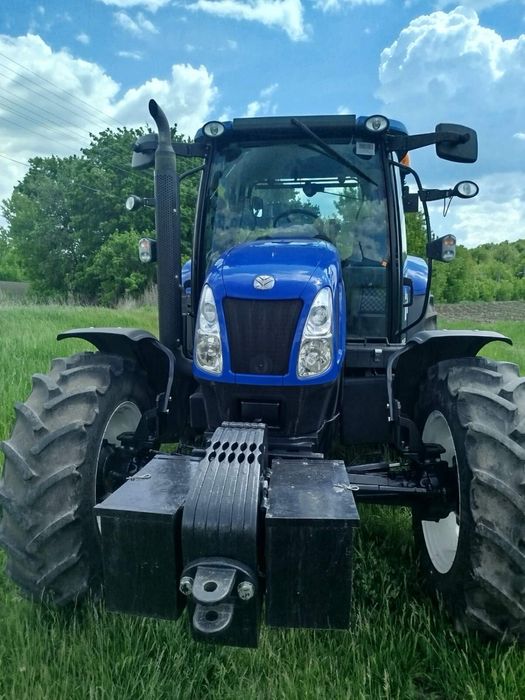 Трактор New Holland T6020