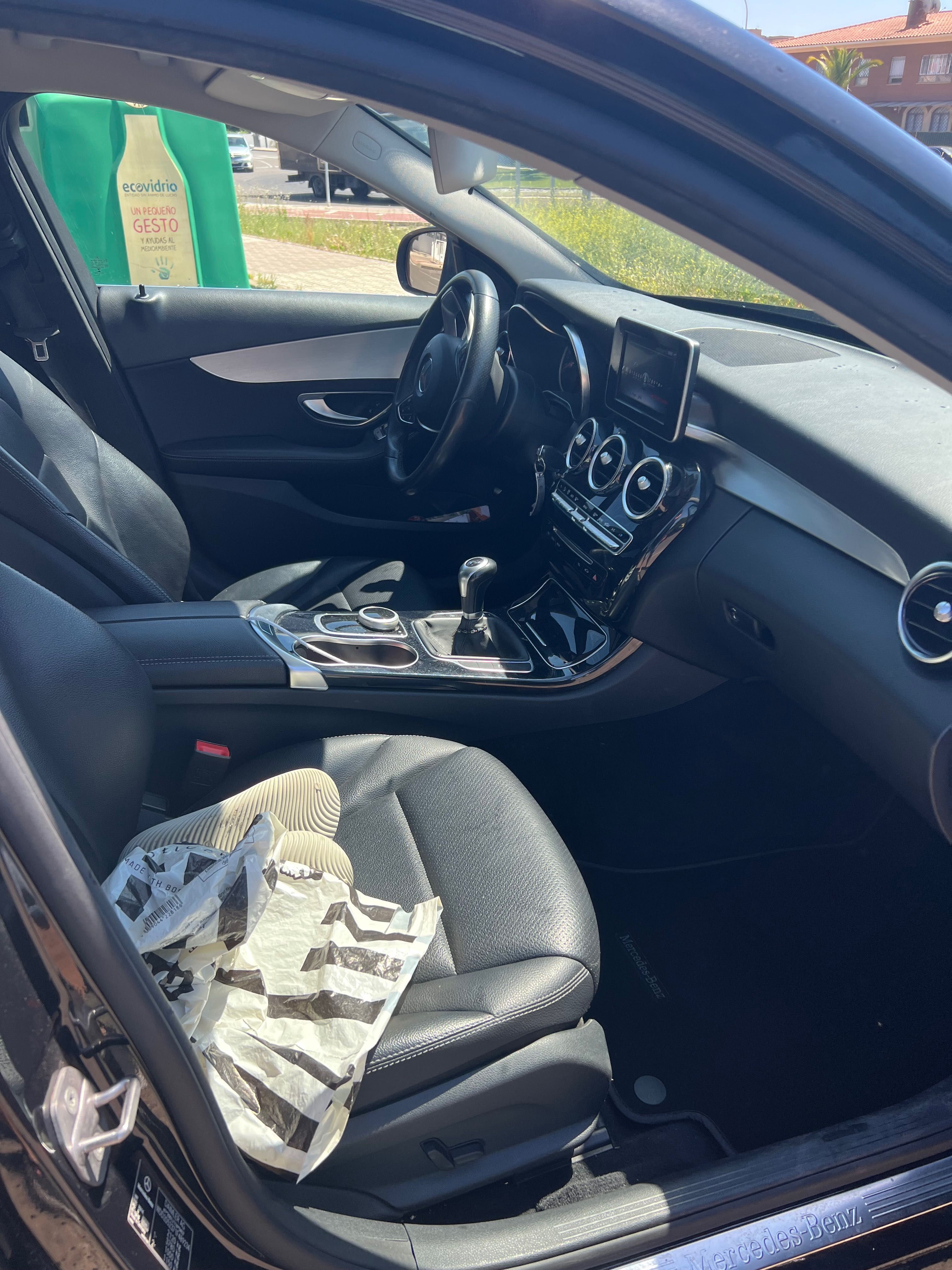 Mercedes C200 - impecável