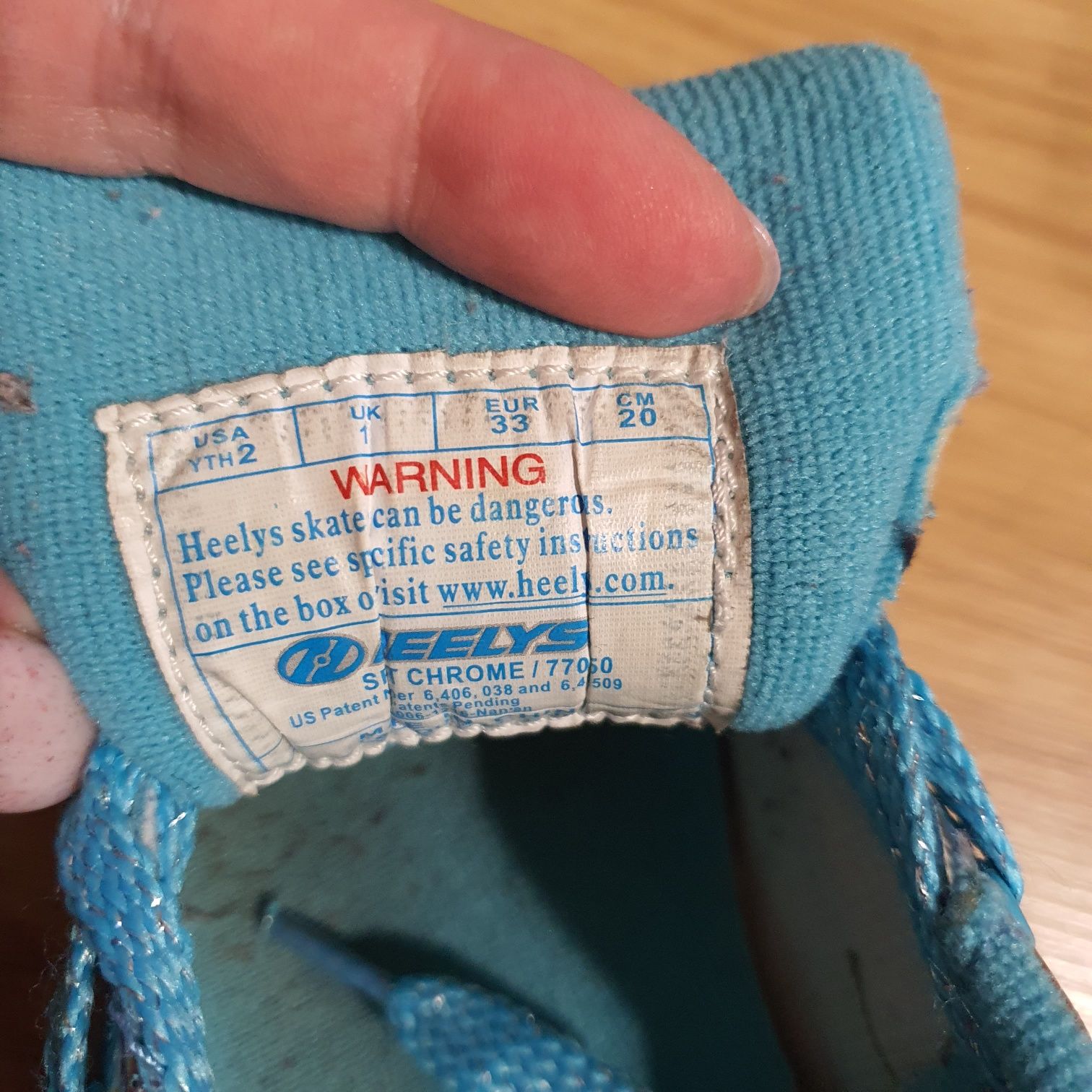Heelys кроссовки с роликами в пятке