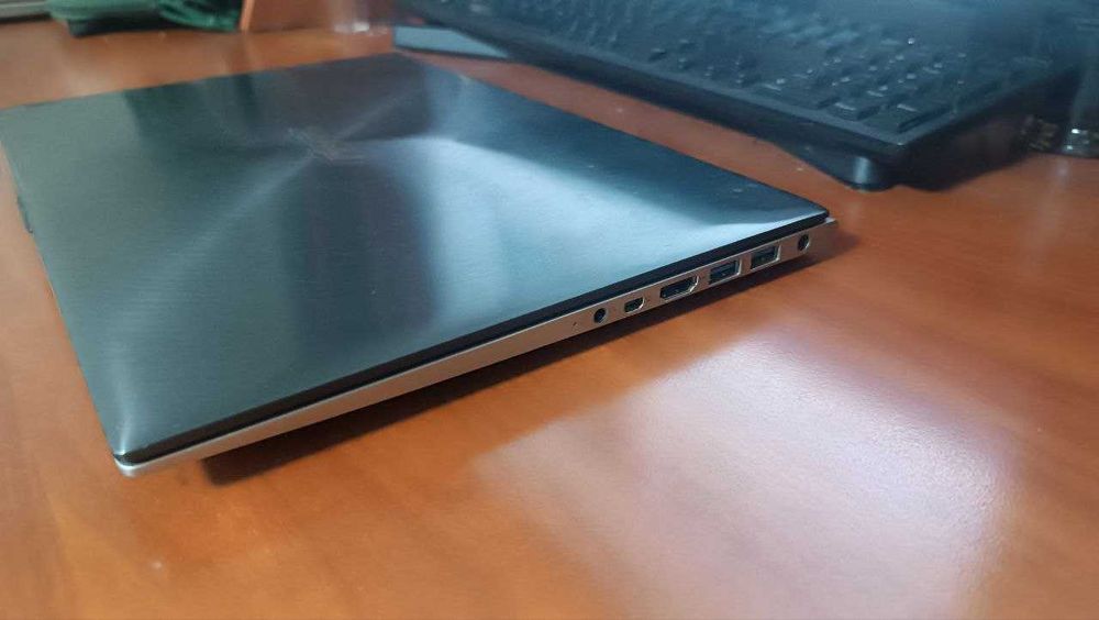 Asus ZenBook UX32V  Core i5-3317U\10GB\480GB\NVIDIA GeForce GT620M 1GB