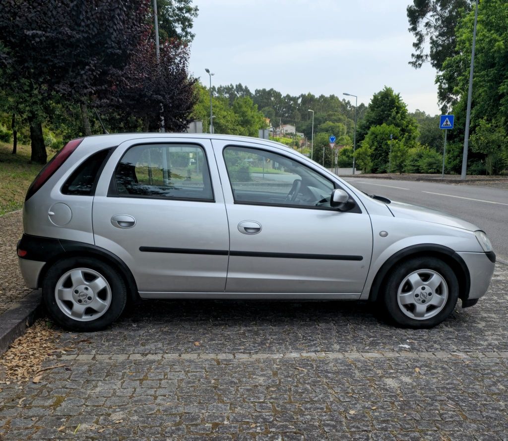 Opel corsa 1.7 DTi motor izuso