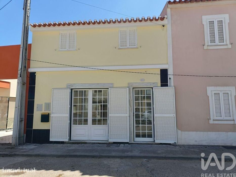 Casa T3 em Atouguia da Baleia de 104,00 m2