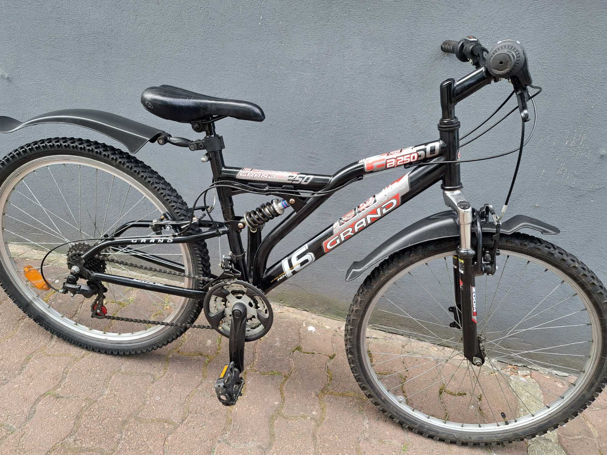rower MTB KROSS GRAND 250 koła 26" rama 16"