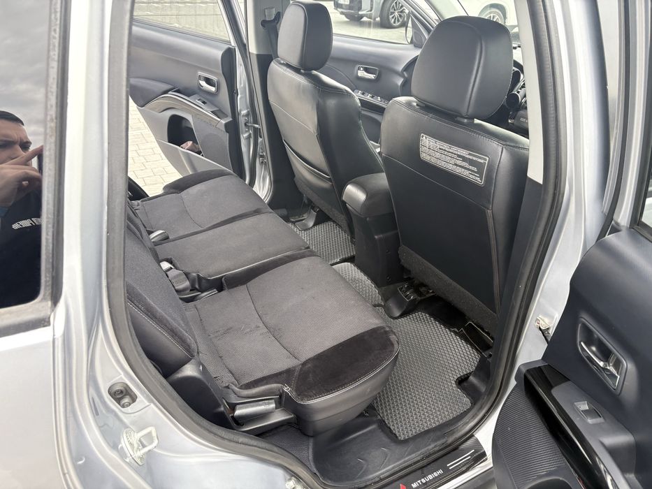 Mitsubishi outlender xl 2011 2.4 бензин, варіатор (автомат)