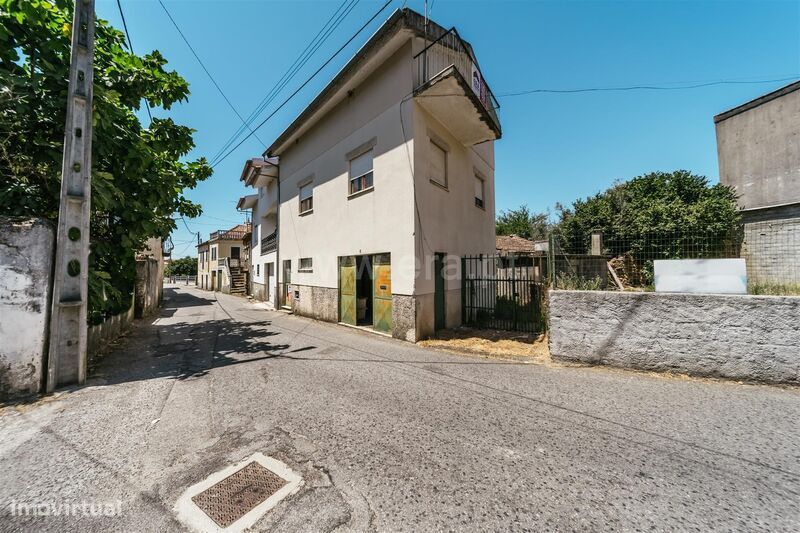 Moradia T3 / Seia, Santa Comba