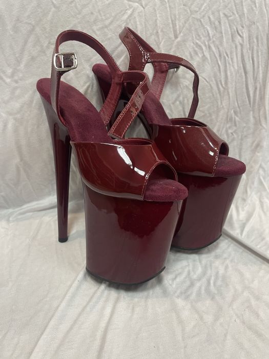 Стрипы тройка , pleaser 35р