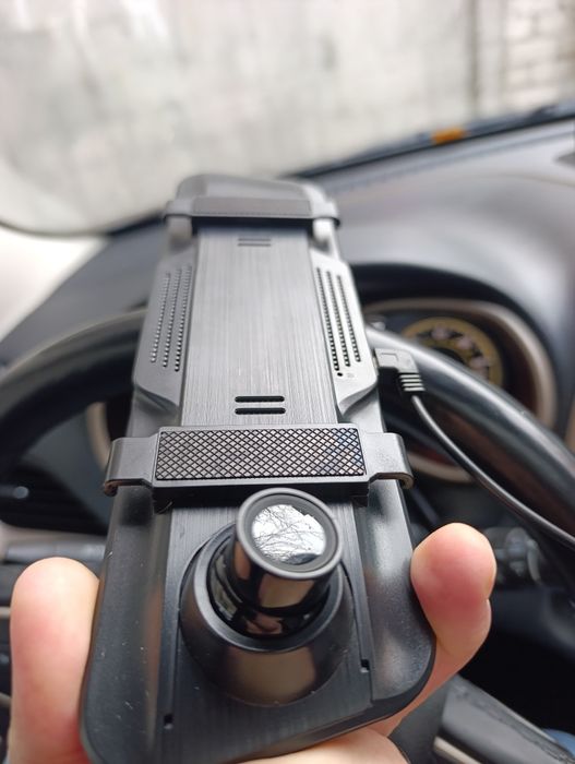 Продам видео регистратор зеркало 11 дюймов , 4к изображение, полный