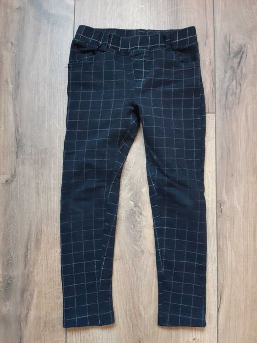 czarne spodnie w delikatną kratkę