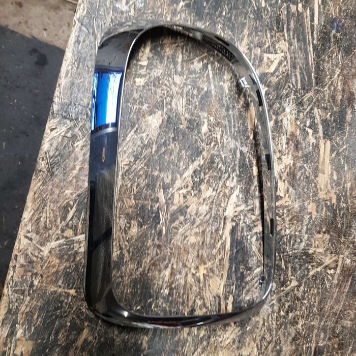 ramka lampy tył Mini Countryman F60