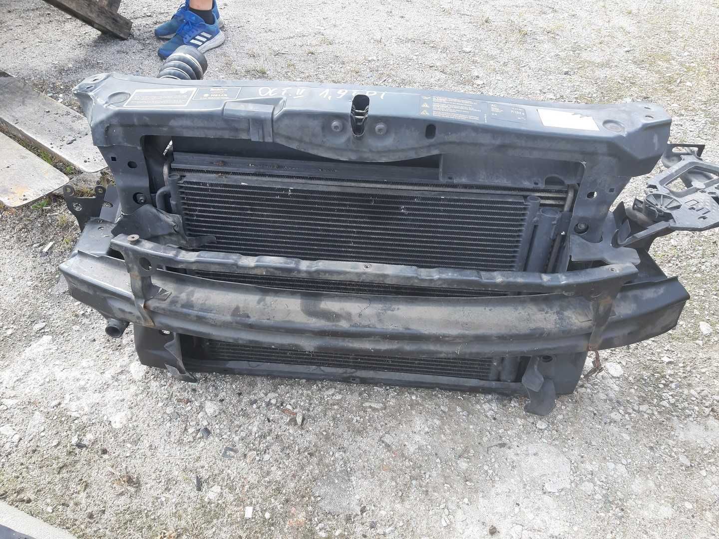 Skoda Octavia II  1.9 TDI pas przedni