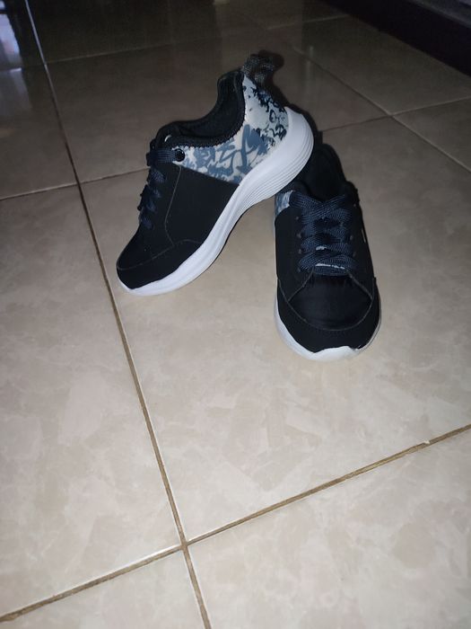 Дитячі кросівки DKNY Scenic Lace Up Sneaker.