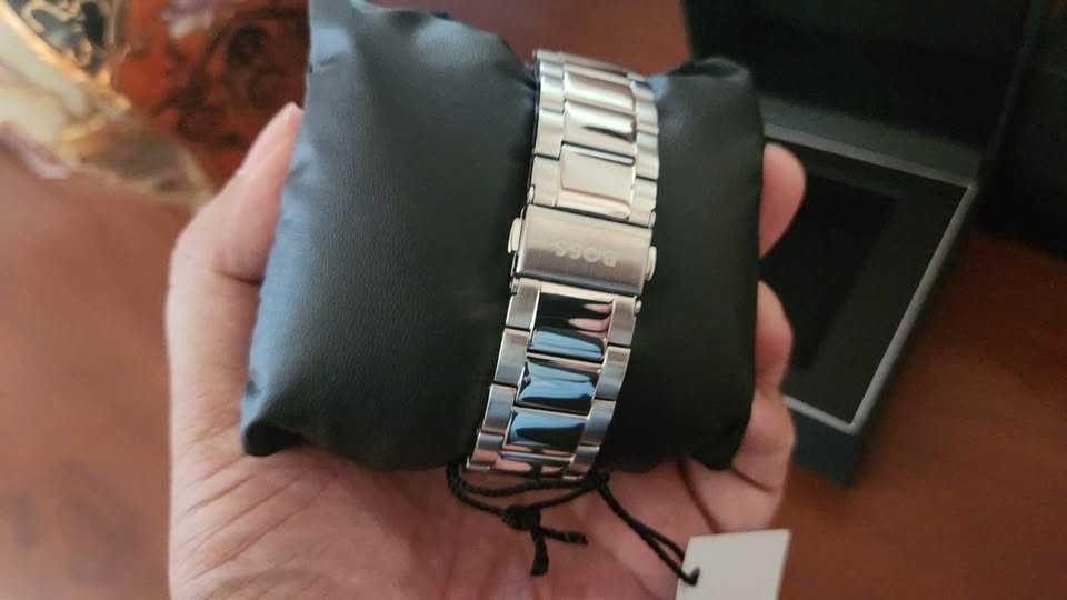 Oportunidade! Relógio Hugo Boss Cloud - Novo