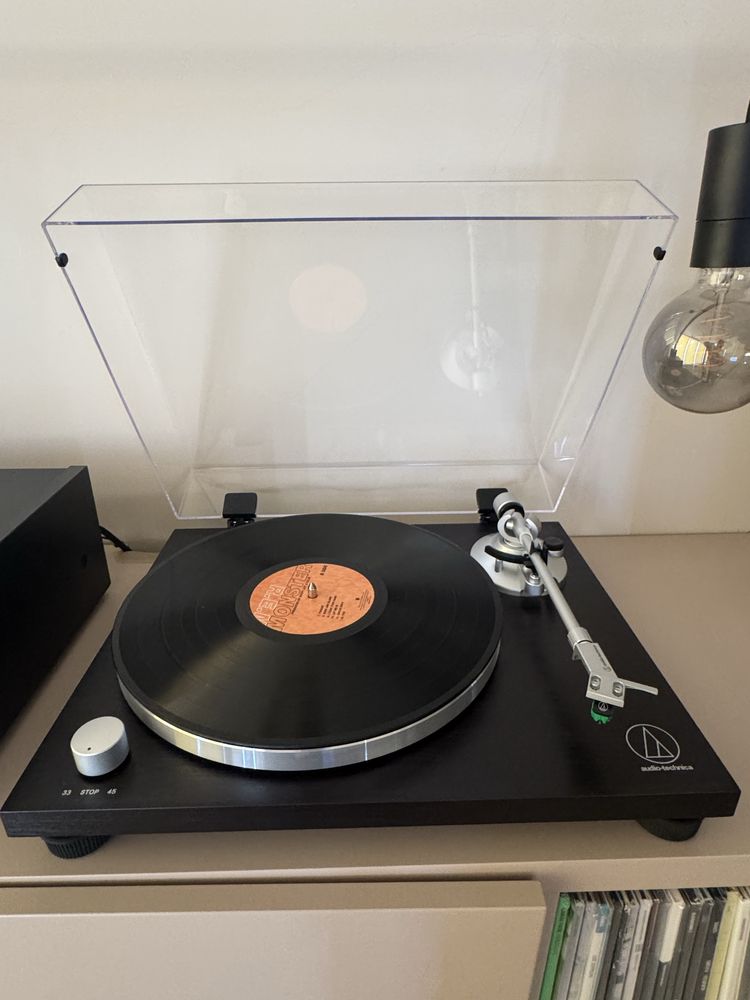 Gira discos Audio Technica AT-LPW30BK