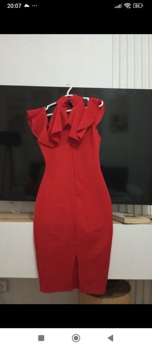 Vestido vermelho muito elegante