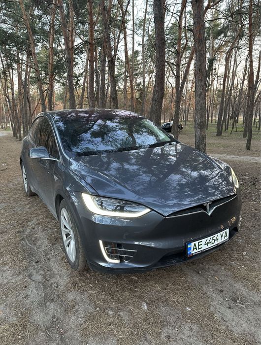 Продам Tesla Model X 90D Самая полная комплектация ! 7 мест