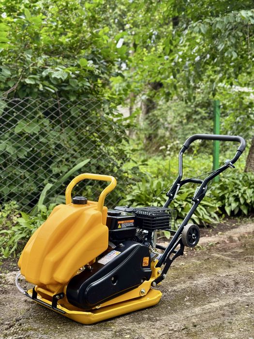 Оренда віброплитів та укладання бруківки біля вашого будинку