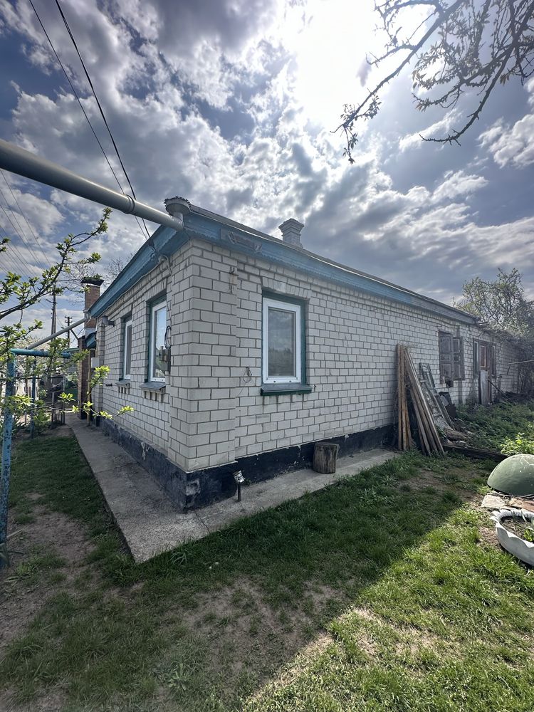 Продаю 1/2 частина будинку біля лісу