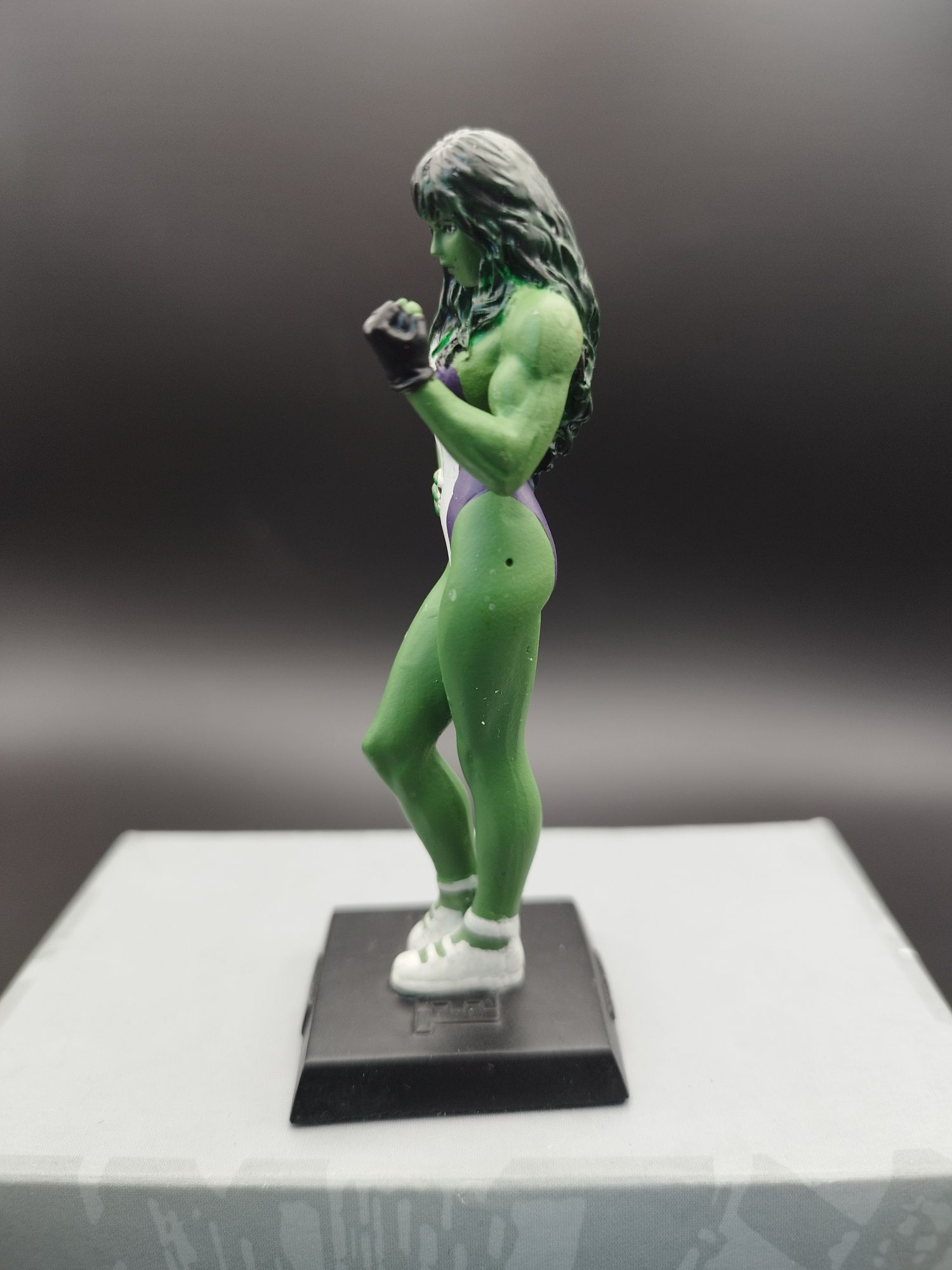 Figurka Marvel klasyczna She-Hulk #42  ok 8 cm figurka w oryginalnym