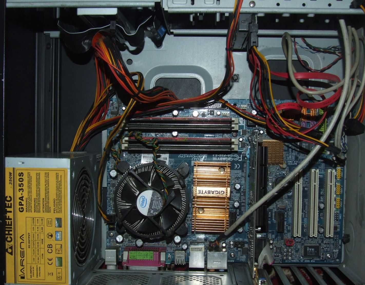 Komputer z Intel Core 2 Duo