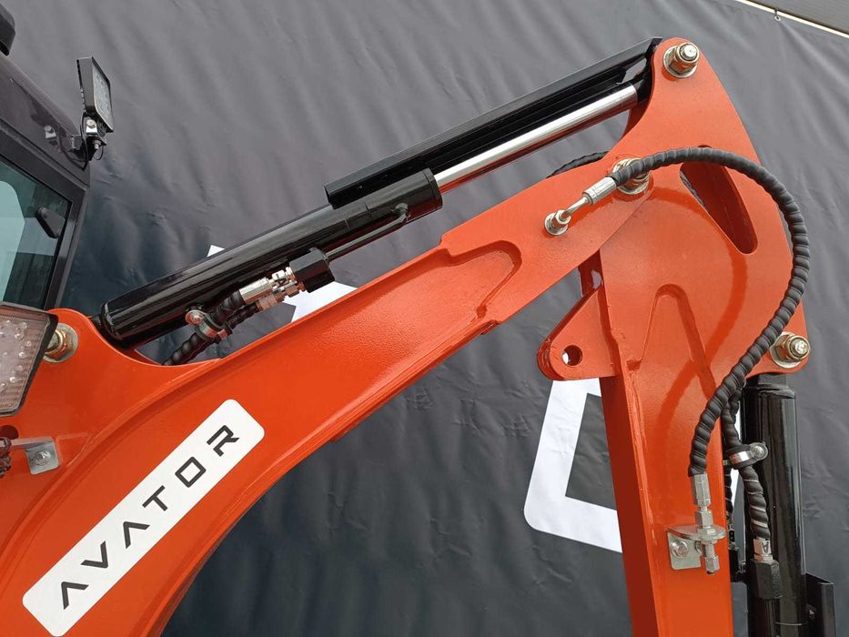 Minikoparka AVATOR SW 18 kabina, klimatyzacja. Nowa !!!