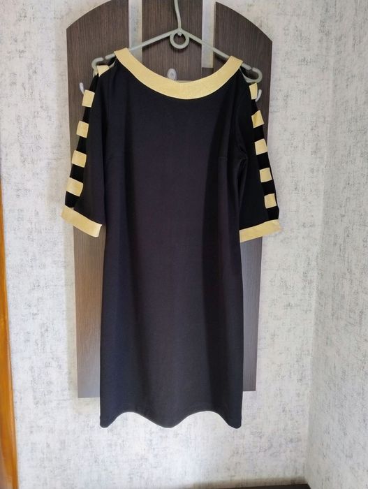 Плаття.    .   .