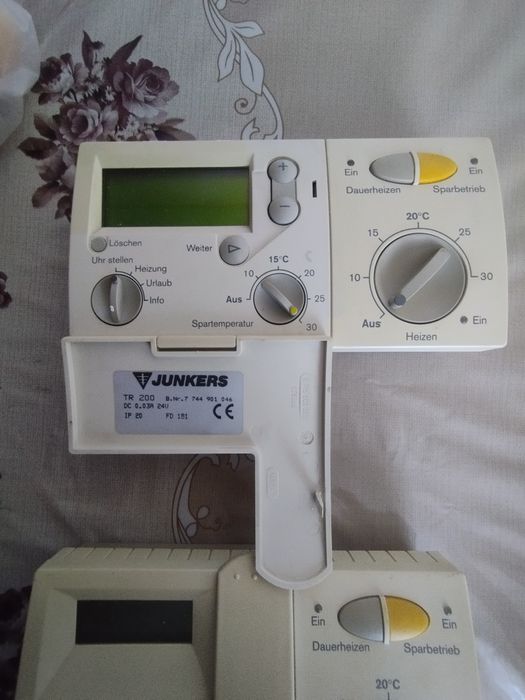 Термостат Junkers TR 100 , TR 200