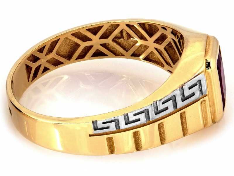 Sygnet złoty czerwonym oczkiem i greckim wzorem unisex PR 585