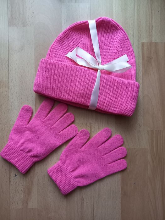 Zestaw czapka i  rękawiczki Avon