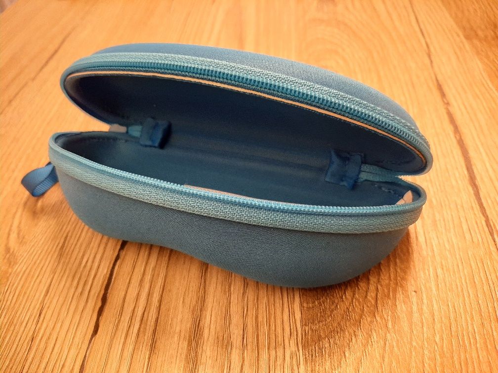 Okulary przeciwsłoneczne turystyczne dla dzieci  Quechua + etui