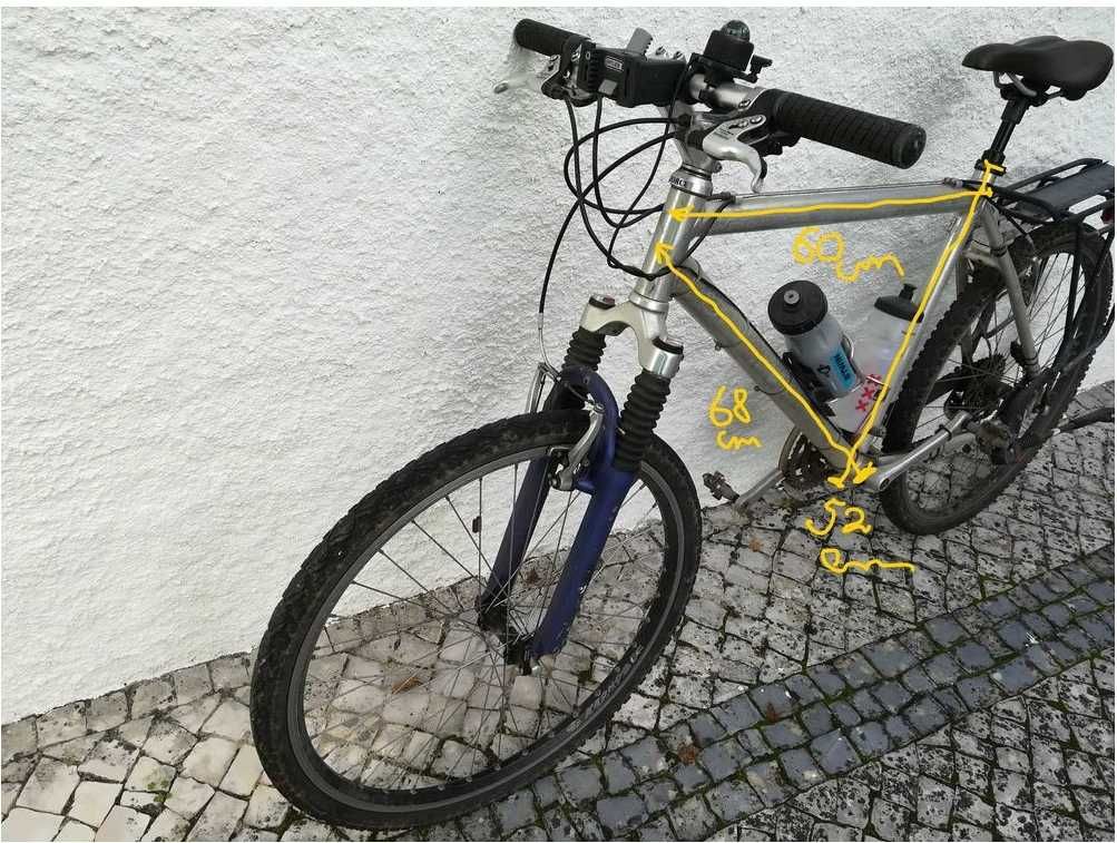 Bicicleta BTT equipada com Shimano